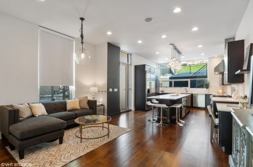 1832 Superior St, Chicago, IL 60622-5529