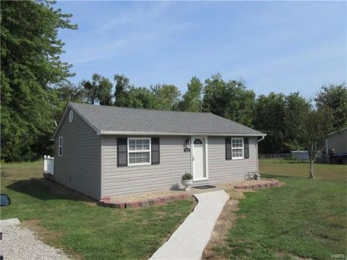 202 Truman St, Fort Russell, IL 62010-2240
