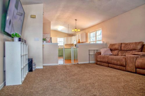 148 Clinton Ave, Bradley, IL 60915-1712