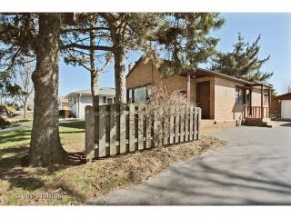 1825 Jackson St, Waukegan, IL 60087-4968