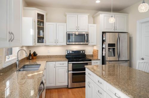 31 Manter Mill Rd, Londonderry, NH 03053-2222