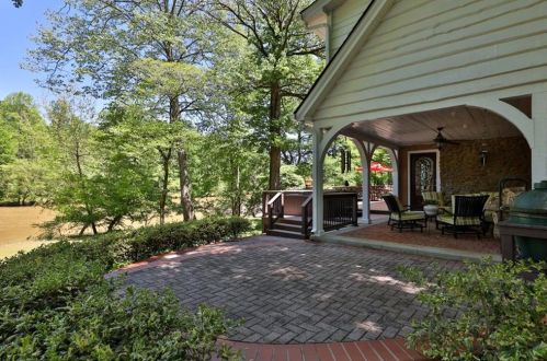 1630 Brandon Hall Dr, Atlanta GA  30350-3703 exterior