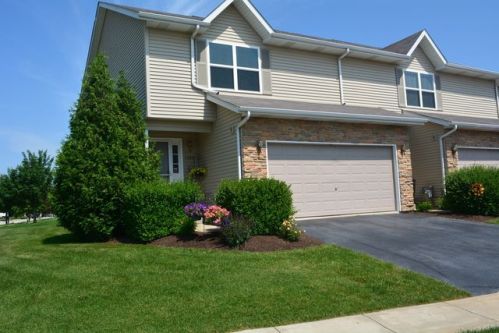 1220 Rose Dr, Sycamore, IL 60178-9506
