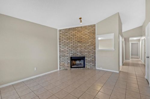 2742 Countryside Ln, Fort Worth TX  76133-8719 exterior