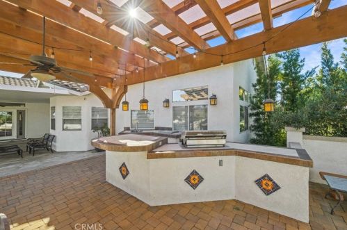 6528 Blackwood St, Riverside CA  92506-6240 exterior