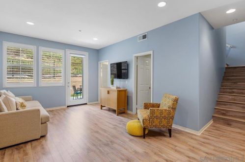 6903 Tourmaline Pl, Carlsbad, CA 92009-5211