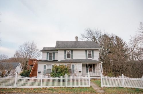 68 Mountain St, Ellington CT  06029-4140 exterior