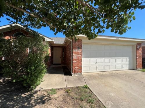 805 Buffalo Springs Dr, Fort Worth TX  76140-5736 exterior