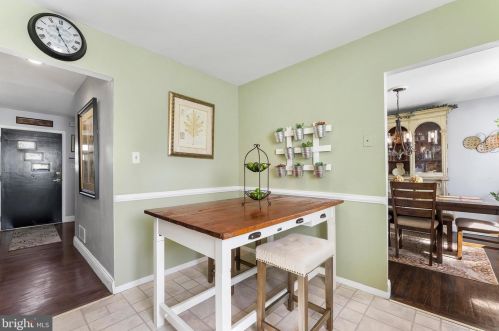 10 Gloucester Ln, Trenton NJ  08618-1006 exterior