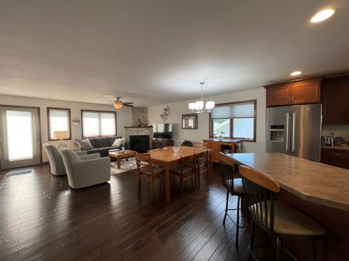 819 Wildwood Ct, La Crescent, MN 55947-4502