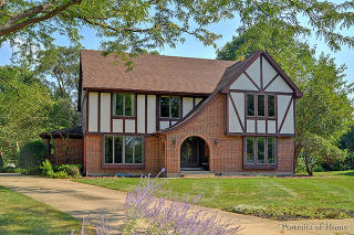 671 Honeysuckle Dr, Naperville, IL 60540-6339