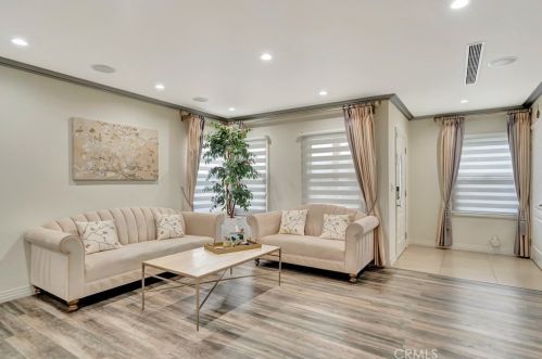 3719 Fairesta St, Glendale CA 91214-1718 exterior