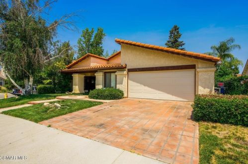 6384 Kerryhill Ct, Calabasas, CA 91301-4115