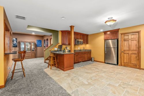 5 Crenshaw Ct, Lemont IL  60490-6614 exterior