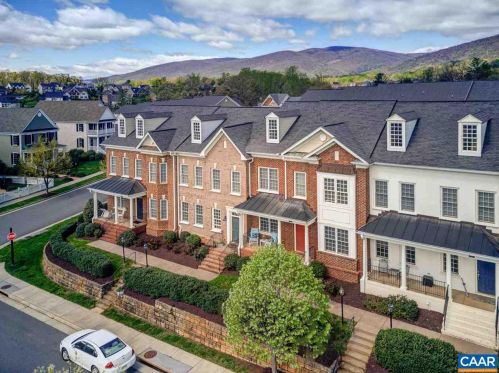 213 Grass Dale Ln, Crozet, VA 22932-3352