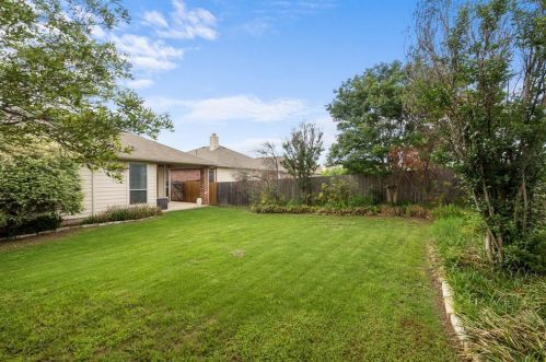 6108 Kristen Dr, Fort Worth TX  76131-1281 exterior