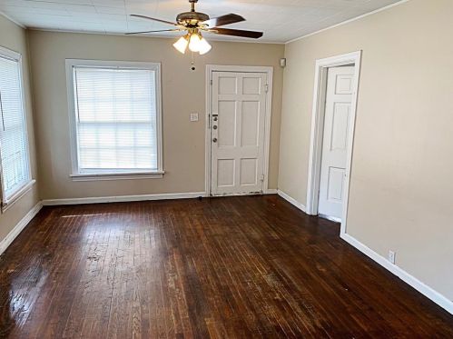 3800 Frazier Ave, Fort Worth, TX 76110-4742