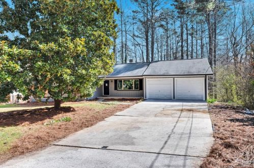 400 Creekview Ct, Marietta, GA 30064-1814