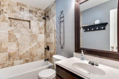 8528 Santa Ana Dr, Fort Worth TX  76131-5317 exterior