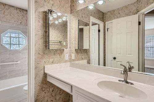 1106 Briargate Dr, Austin TX  78753-2050 exterior