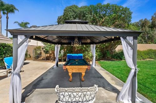 1678 Southport Dr, Riverside CA  92506-5449 exterior
