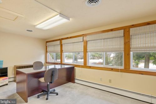 515 Carlisle St, Hanover PA 17331-2406 exterior