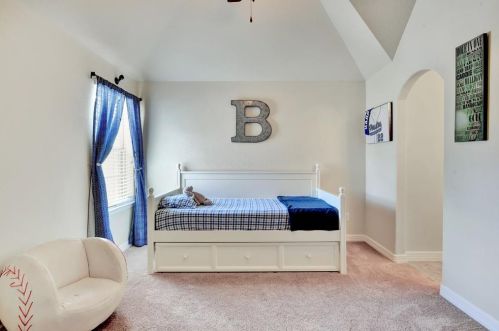 2036 Doolan Dr, Conroe TX  77301-4105 exterior