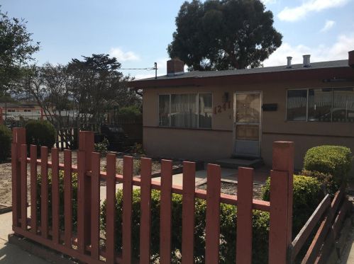1241 Harding St, Seaside, CA 93955-5518