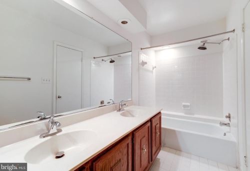 7722 Bristol Sq Ct, Springfield VA  22153-3120 exterior