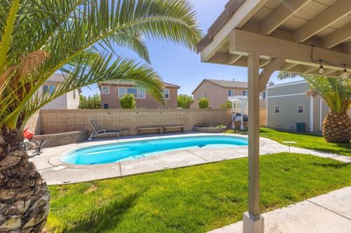 44022 Marbella St, Lancaster CA 93536 exterior