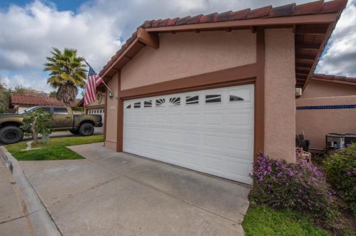 1362 Dos Hermanos Gln, Escondido, CA 92027-1270