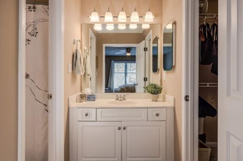 703 Bainbridge Dr, Atlanta GA  30327-4267 exterior