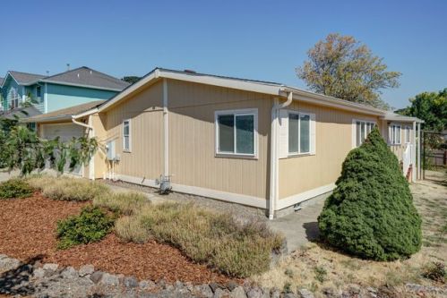 607 11th St, Philomath, OR 97370-9079