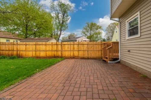 10 Oak Ridge Rd, Parsippany, NJ 07054-3630