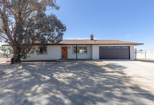 15732 Mossdale Ave, Lancaster, CA 93535-7081