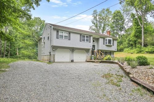 790 Pucker St, Coventry, CT 06238-3445