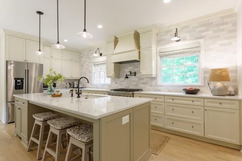 3590 Cloudland Dr, Atlanta GA  30327-2906 exterior
