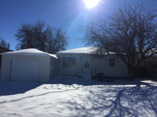 608 Murray St, Rawlins, WY 82301-4453
