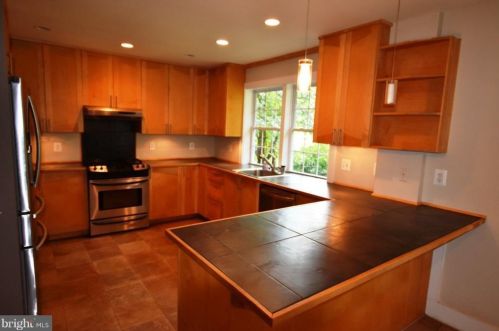 2022 Hanover St, Silver Spring MD  20910-2105 exterior