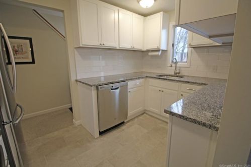 93 Trolley Crossing Ln, Middletown, CT 06457-5846