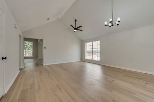 1412 Melody Ln, Carrollton TX  75006-2973 exterior