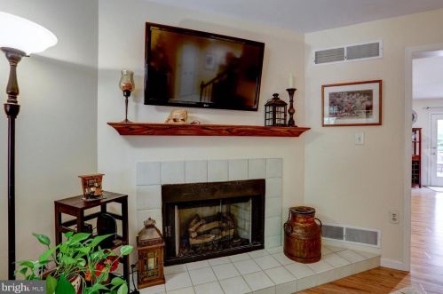 1843 Spring Ridge Ln, Lancaster PA  17603-6794 exterior