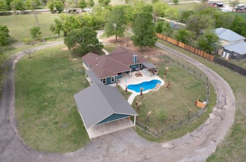 20217 Engelmann Ln, Webberville TX exterior