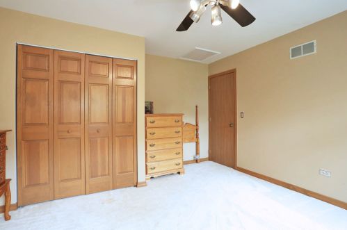 809 Burning Trl, Carol Stream IL  60188-9148 exterior