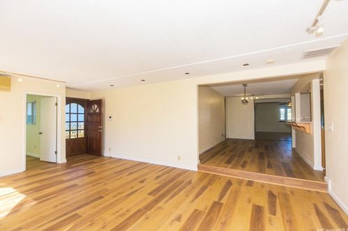 229 Anapalau St, Honolulu HI  96825-2244 exterior