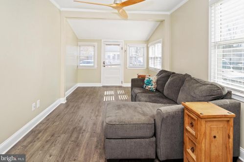 4962 Elm St, Shady Side MD 20764-9655 exterior