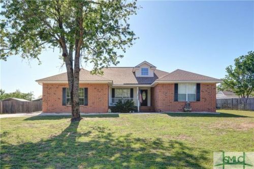 107 Pointe Dr, Rincon, GA 31326-4861