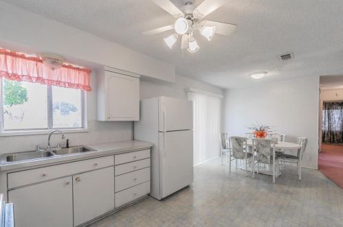 1811 Pleasant Run Rd, Carrollton TX 75006-7539 exterior