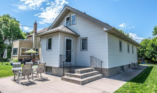 109 10th Ave, South Saint Paul, MN 55075-1921