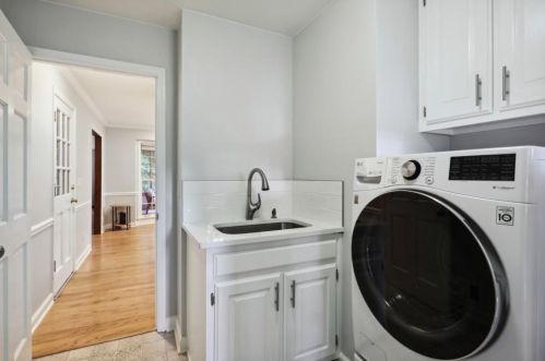 245 Glen Meadow Ct, Atlanta GA  30328-1632 exterior